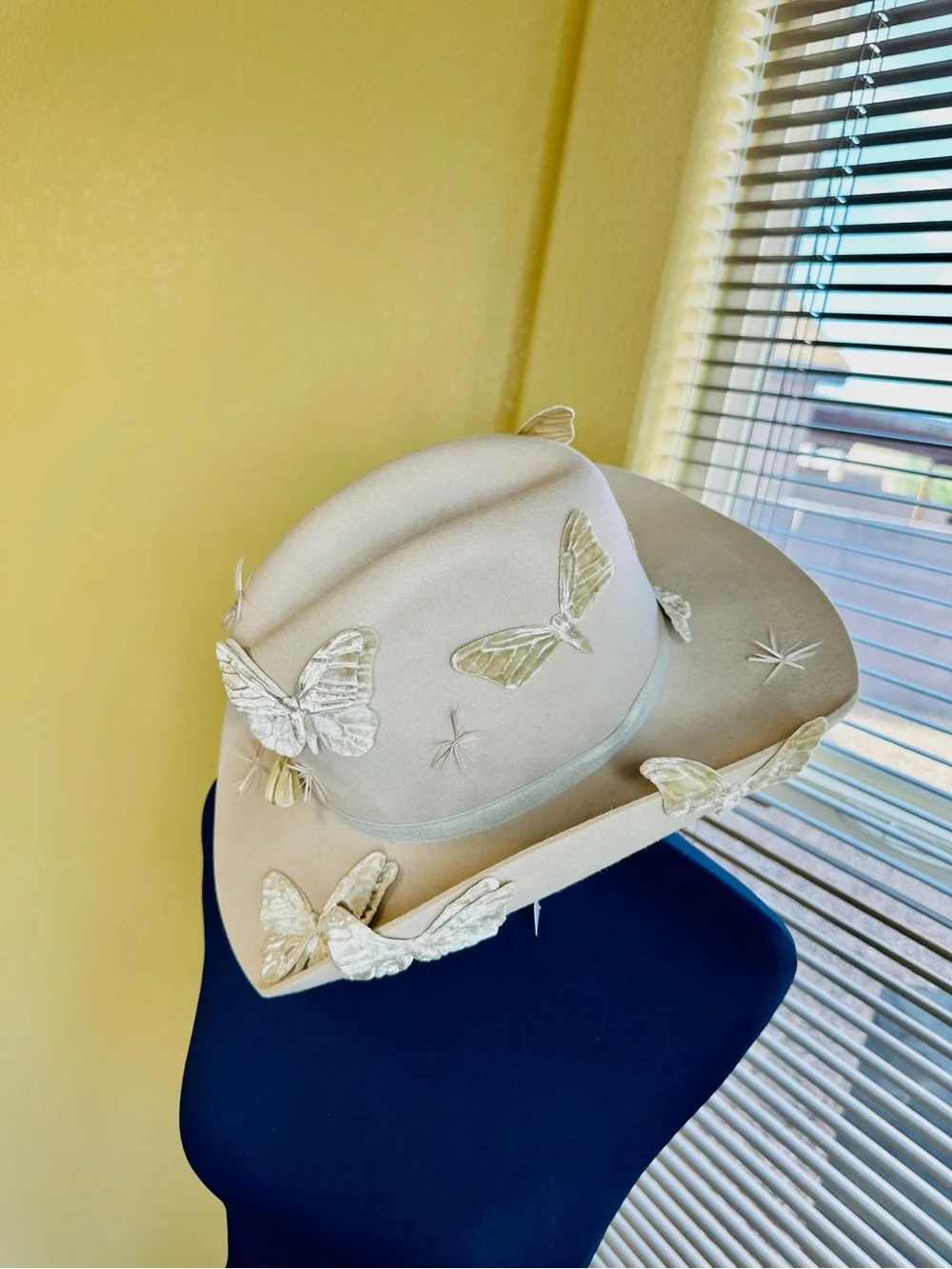 NEW! Gigi Burris Millinery Britney Hat in Alabaster/Sahara
